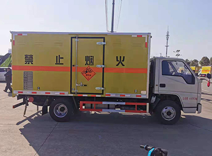 三明爆破器材运输车工人安全操作规范与智能技术保障